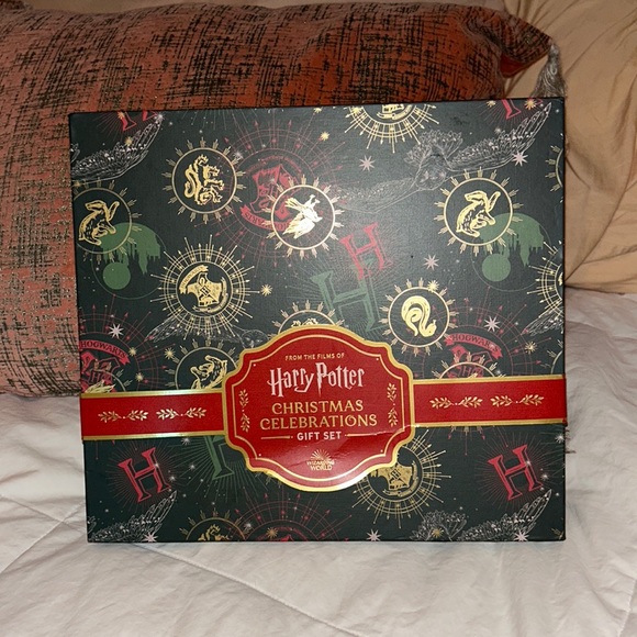Warner Bros. Art Harry Potter Christmas Celebration Gift Set Poshmark